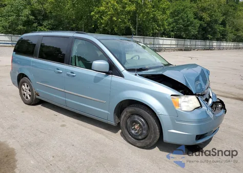 2010 Chrysler Town & Country Touring из США, поврежденный, VIN 2A4RR5D18AR300903
